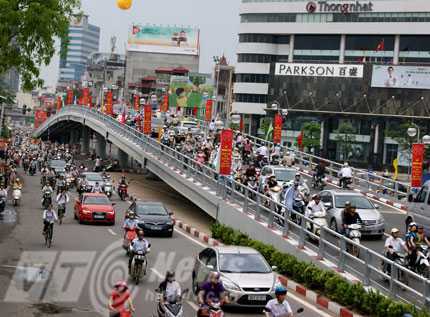 Hà Nội yêu cầu sớm xây thêm 3 cầu vượt lắp ghép