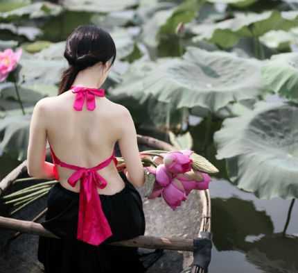 Loại bỏ những đốm mụn 