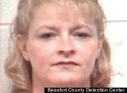 Kéo lê học trò trong lớp, cô giáo bị cảnh sát 