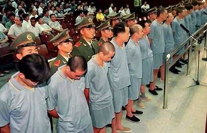 Quan tham Trung Quốc và những canh bạc đế vương