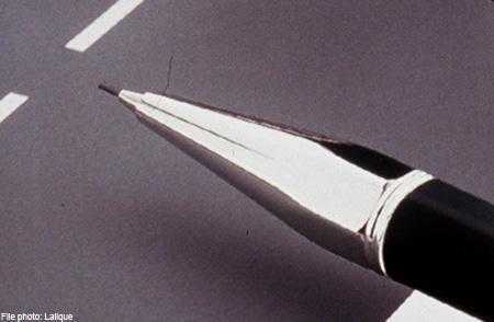 Khởi tố cô giáo ném bút vào mắt học sinh