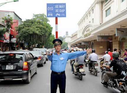 Hà Nội phân làn thêm 2 tuyến phố vào tháng 6