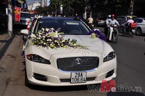 Lật tẩy chiêu lách thuế xe sang của Việt kiều