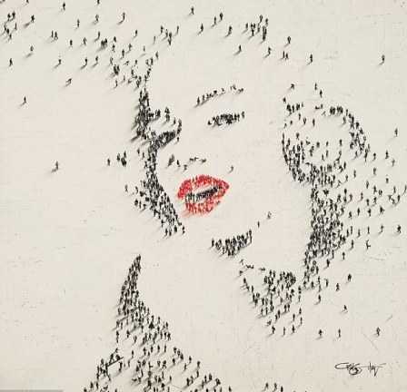 Đám đông xếp hình huyền thoại Marilyn Monroe