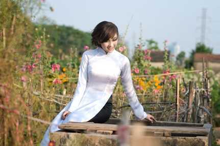 Hotgirl Phương Thảo không cần “hở” để trở nên sành điệu