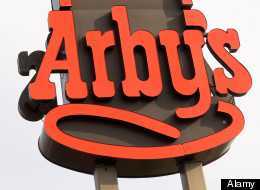 Hoảng hồn khi ăn phải sandwich kẹp ngón tay