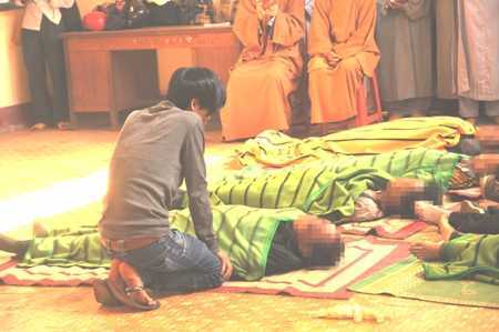 Lúc sắp rơi xuống cầu Sêrêpôk, tốc độ xe khách rất cao