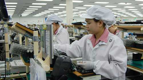 Đề xuất vợ sinh con, chồng hưởng 2 tháng lương