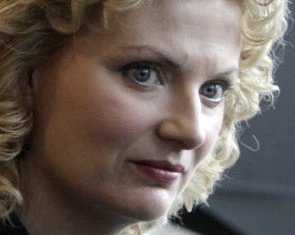 'Đi chơi' cùng học trò: Giáo viên bị sa thải