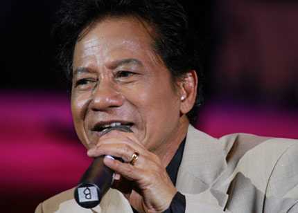 Chế Linh làm liveshow, tạm ngừng ca hát tại quê nhà