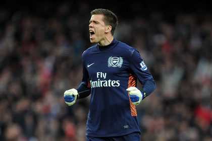 Szczesny ngẫu hứng khiến Ronaldo bối rối