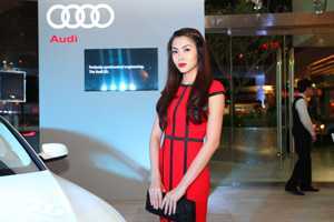 Ngắm người đẹp Hà Tăng rạng ngời bên xế sang Audi