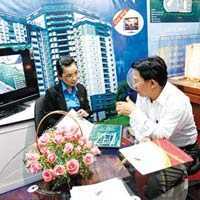 'Nín thở' chờ bầu Đức phá giá căn hộ