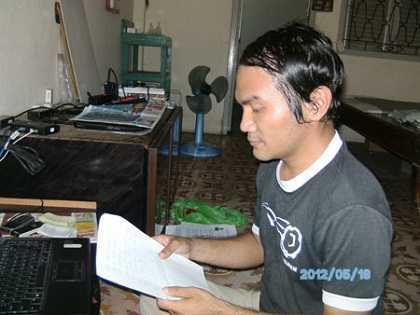 Nghị lực phi thường của chàng thủ khoa câm điếc