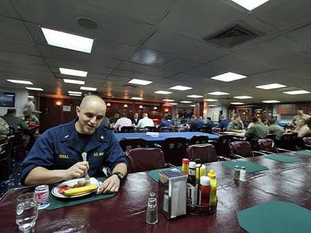 Cận cảnh tàu chiến hiện đại bậc nhất Hải quân Mỹ