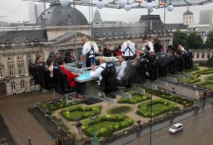 Độc đáo phòng ăn lơ lửng trên không