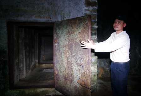 Bí hiểm bệnh viện trong lòng núi ở Cát Bà