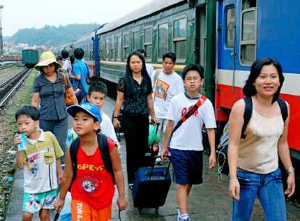 Đường sắt giảm 10% giá vé tập thể trong dịp hè