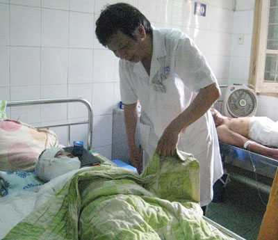 Sơ cứu bỏng kém, bé trai nguy kịch