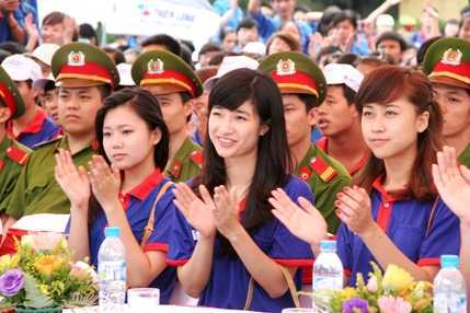 Nữ sinh rạng ngời trong ngày hội “Tiếp sức mùa thi”