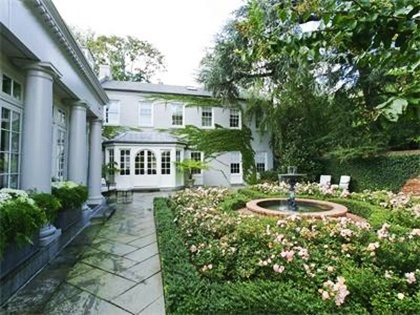 Đột kích ngôi nhà giá 18 triệu USD