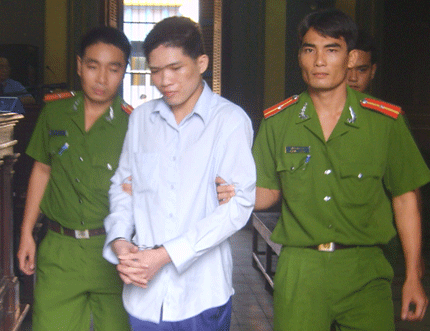 Đi đám cưới bạn gây ra án mạng