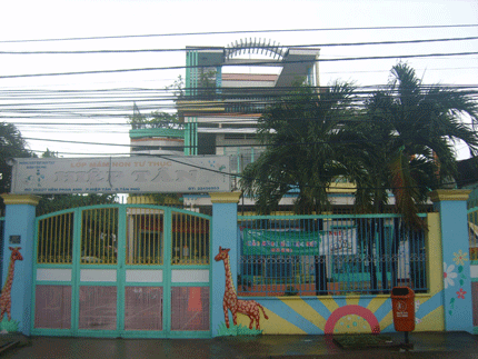 Con nuôi nữ 'đại gia 1.000 tỷ' đã rời khỏi Việt Nam