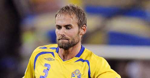 Mellberg lập cú đúp nâng tỉ số lên 2-1