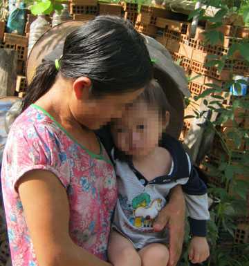 Xác định tội danh ban đầu người cha ngược đãi con đẻ