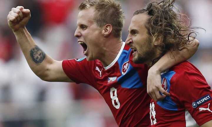 Jiracek nhấn chìm hy vọng đi tiếp của Ba Lan