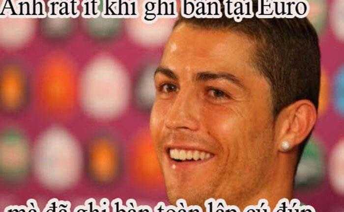 Ronaldo vừa ghi bàn, 'bão' lại nổi trên Facebook