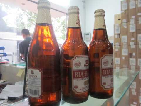 Bia chai Hà Nội khuyến mại mùa Euro đong thiếu