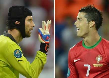 Ronaldo vs Petr Cech: Ai phải sợ ai?
