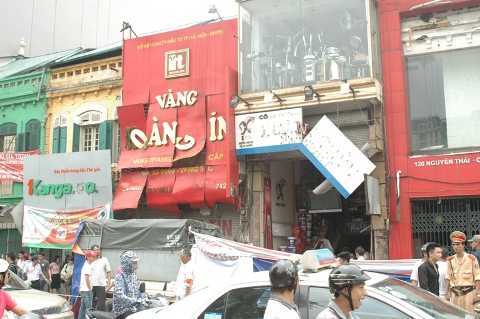 Ném mìn cướp tiệm vàng ở Hà Nội: Bắt được nghi phạm