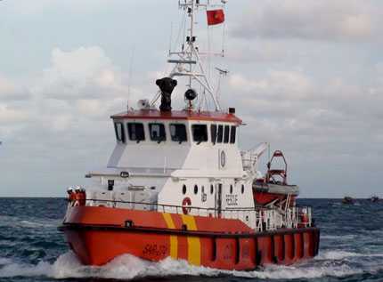 Cứu 13 ngư dân trôi dạt nhiều ngày trên biển