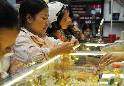 Giá vàng sắp chạm ngưỡng 42 triệu đồng/lượng