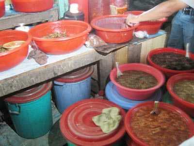 Mắm tép sống '3 không', coi chừng thịt lợn bệnh