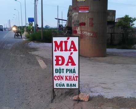 Quán vỉa hè tung 'độc chiêu' câu khách