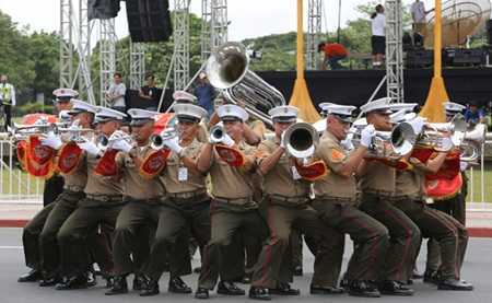 Ảnh quốc tế 29/6: Xuống tấn, thổi kèn!