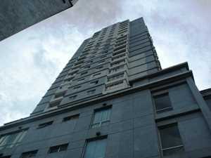 Cháu bé rơi từ tầng 9 chết thảm