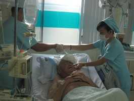 Du khách nước ngoài nhập viện với khối u đầy giòi