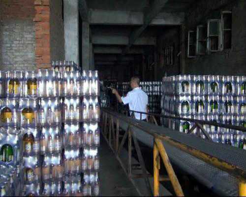 Phát hiện bia giả pha từ axit và chất ướp xác