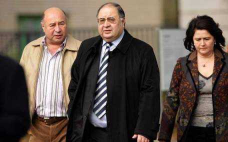 Arsenal tiếp tục nội chiến căng thẳng vì Persie