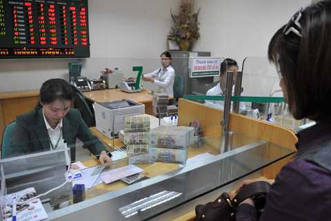 Ngân hàng đồng thuận hạ lãi suất khoản vay cũ về 15%