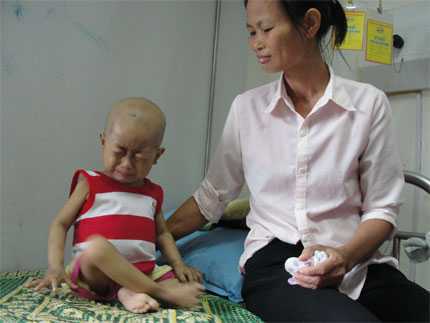 'Cháu đang chơi ngoan, mai gục lúc nào không biết…'