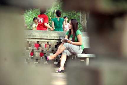 Tuyển sinh ĐH, CĐ 2012: TS lên chùa, 'thăm' Hàn Mặc Tử