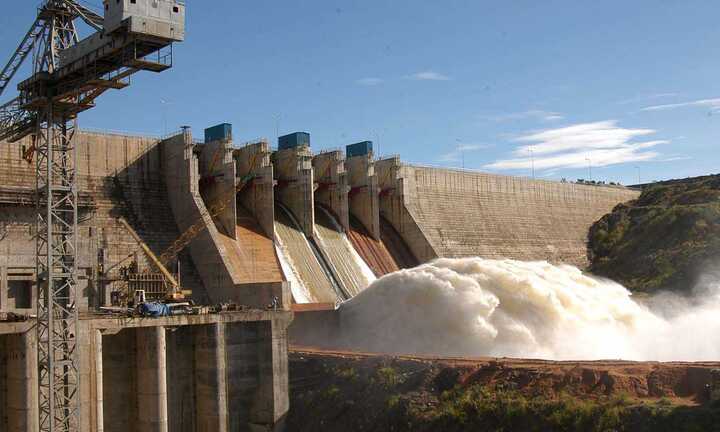 Thị trường điện cạnh tranh: EVN vẫn một mình một chợ