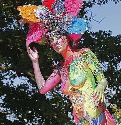 Tranh vẽ trên cơ thể người thu hút 30.000 du khách