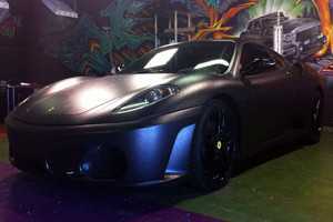 Chán vàng, rapper chi 4 tỷ bọc siêu xe Ferrari bằng da