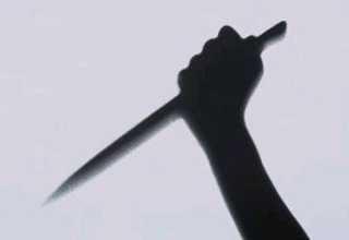 Giận vợ, chém người